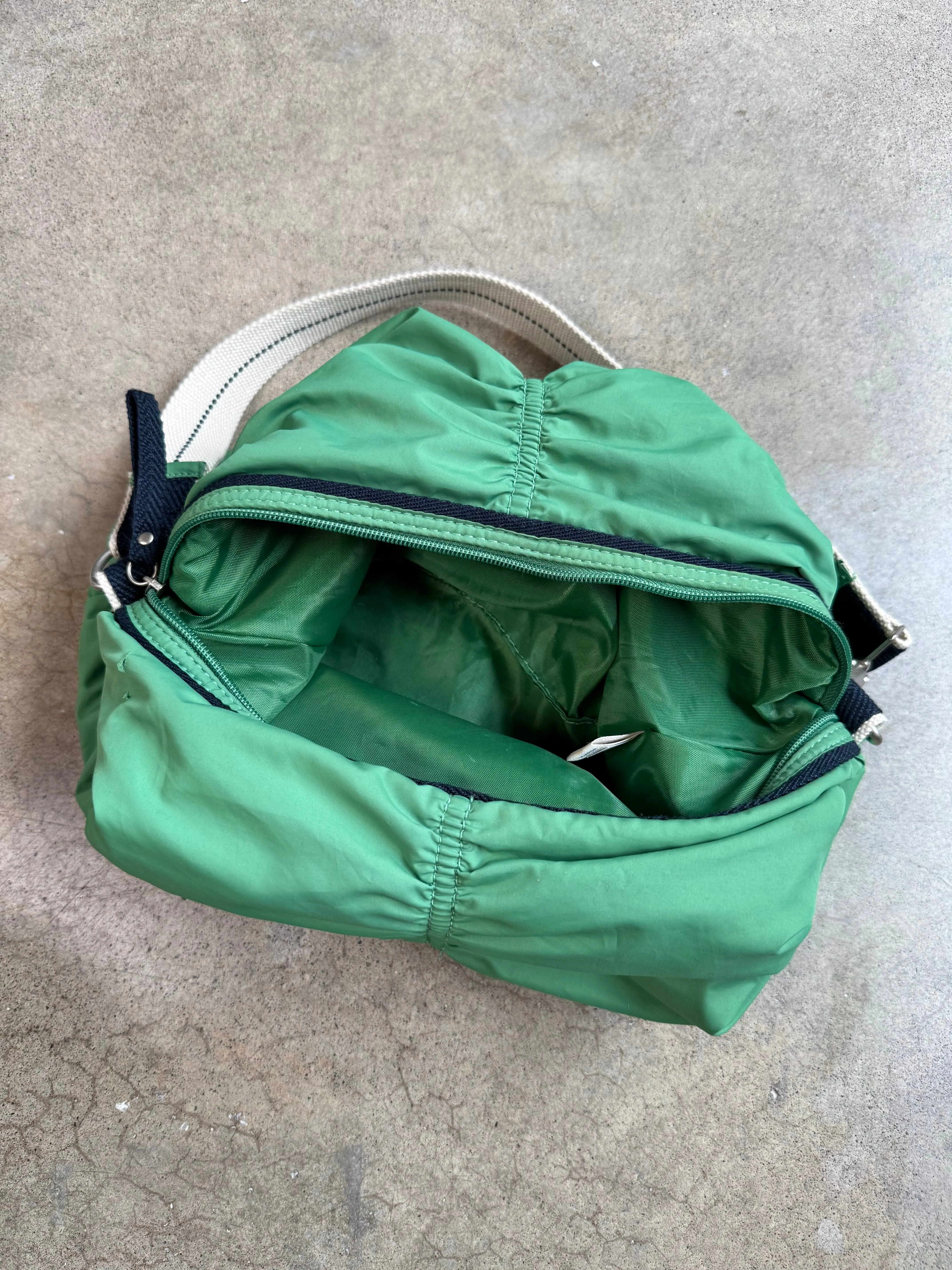 2000s Old Navy Green Slouchy Puffer Shoulder Bag