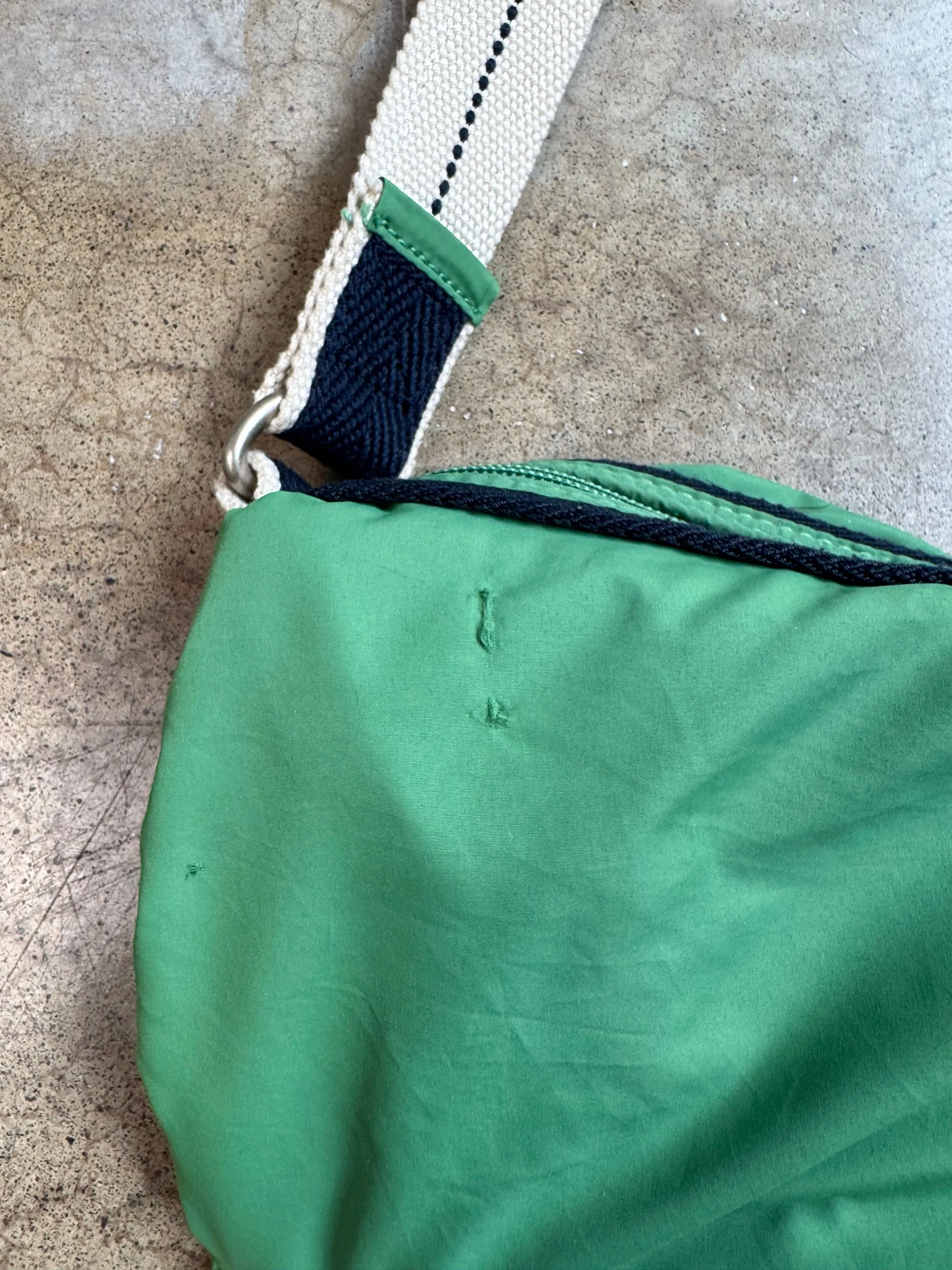 2000s Old Navy Green Slouchy Puffer Shoulder Bag
