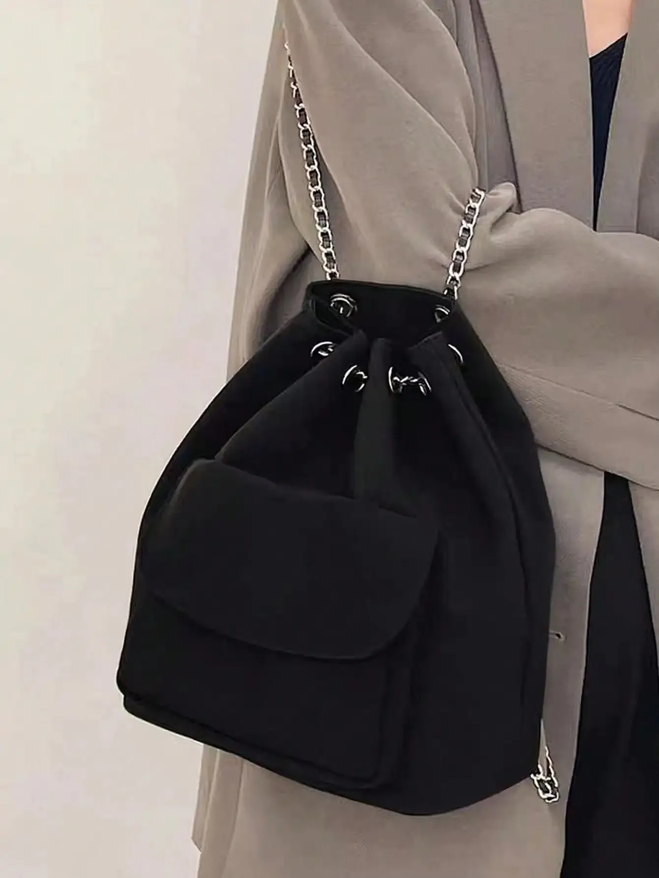 casual silk black chain bucket bag Korean version drawstring large capacity commuting backpack