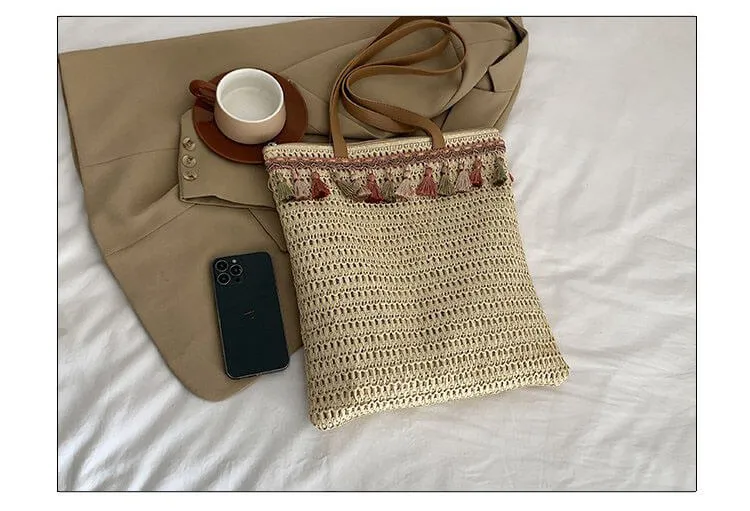 Large Shoulder Straw Bag with Tassels- Showtown