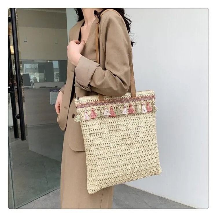 Large Shoulder Straw Bag with Tassels- Showtown
