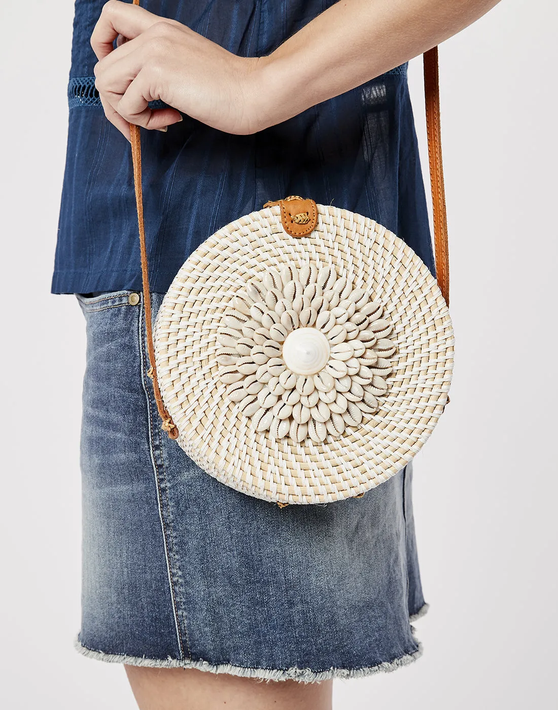 Seashell Woven Crossbody: White - FINAL SALE