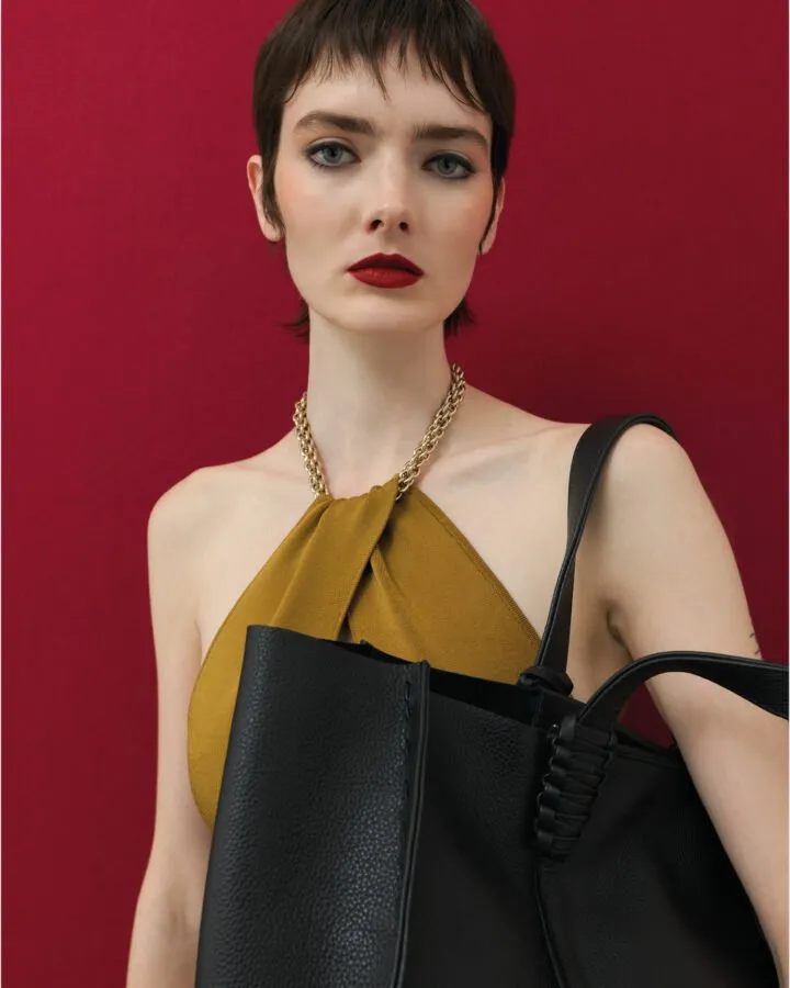 Tote 23 Grained Leather Black