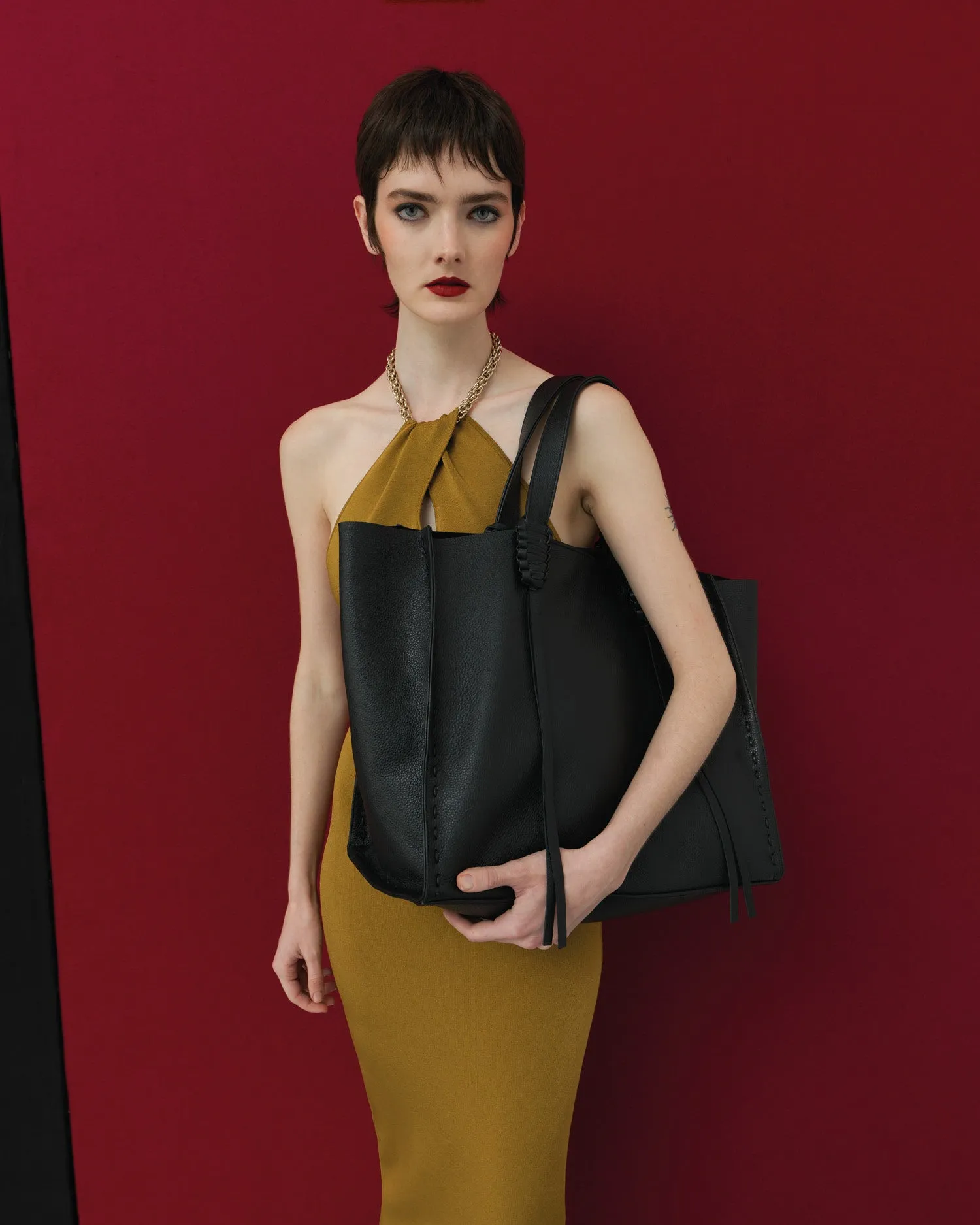 Tote 23 Grained Leather Black